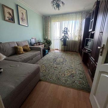 Продається простора 3-кім квартира по вул. Хуторівка, 42 , 70 кв. м