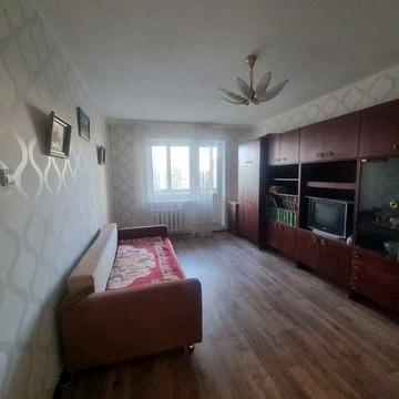 Продам 2-кім Троєщина Радунська  22/9 Газ 4 пов.