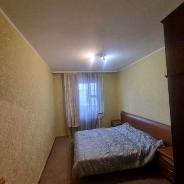 Продам 2-кім Троєщина Радунська  22/9 Газ 4 пов.