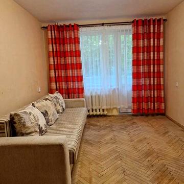 Продаж 1 кім. вул. Василя Симоненка