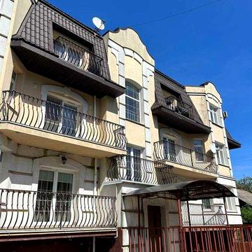 Затишна 1-кімнатна квартира в самому центрі міста (вул.Кл.Савури)