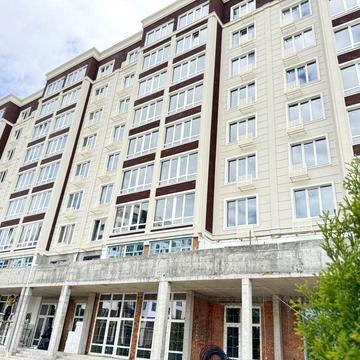Велика видова квартира в Бучі , гарна побудова