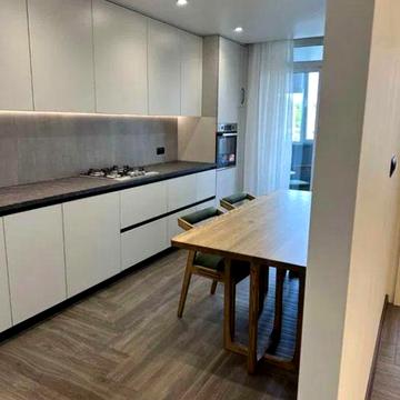 Продаж 2к квартири, 78 кв.м, просп. Злуки