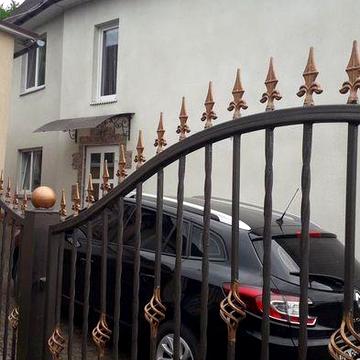 Оренда 2-х.поверхового будинку в центрі с. Поляни.