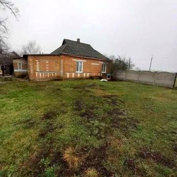 Продам дом в Валках 1 км. Газовое отопление . Участок 25 сот. личная