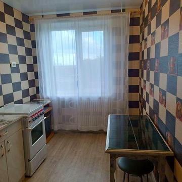 Сдам 2 к квартиру на  Заречном ,школа полиция.