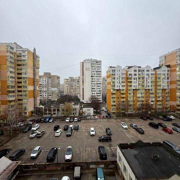Продам 3 кімнатну  квартиру на Сахарова Изумрудный город ЖК Изумрумрудный город