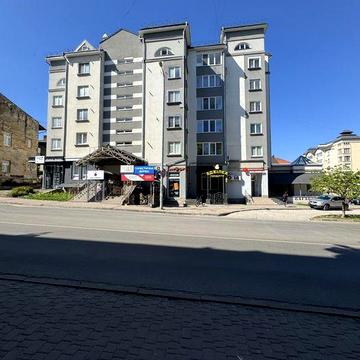 Продаж 3км квартири з частковим ремонтом. Центр. Постанови