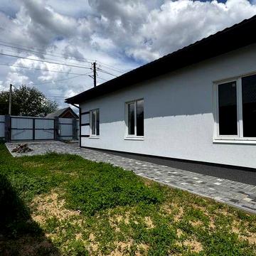 Готовий, одноповерховий будинок в Бучі. 6 соток землі. Є газ.