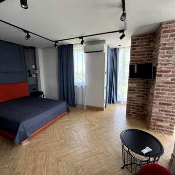 Продам квартиру-студию в клубном доме рядом с центром 38кв. 4/5, Ремонт, меб/тех