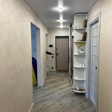 Продам4-кімнатну квартиру в центрі міста з автономним опаленням