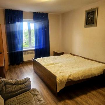 Продаю габаритную 1к квартиру на Николаевке, с большой кухней