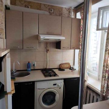 здам 1 кімн кв Ліски,1\9 цегла,ремонт,великий балкон,поруч ліс