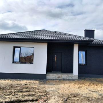Продаж комфортного будинку у Луцькому районі с. Боратин  106 м².  900  дол за м кв. Асфальтований до