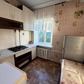 Оренда 2 кімнатної квартири вул. 8 Поперечна, біля центрального ринку.