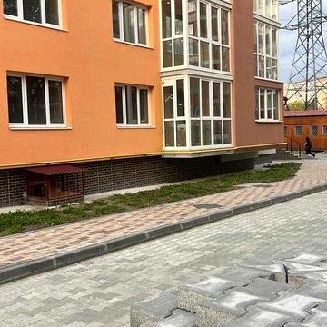 Продам квартиру на 1п, 2К, нова на Злуки,25. Або під бізнес.Обмін ЖК Злуки ,25Б