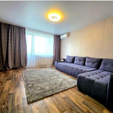 Безнал! Продам 2х ком. Ж/м Красный Камень с ремонтом