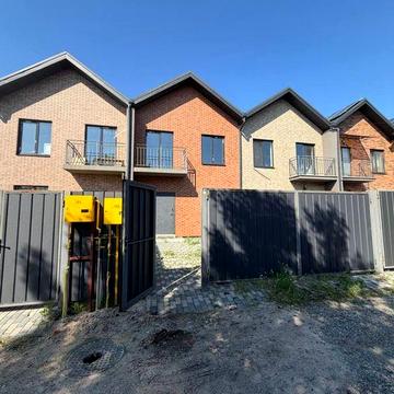 Продаж Таунхауса 2 поверхи в місті Ірпінь вул. незалежності 19/7 Газ, 94 квадратних метри 1.2 сотки землі  ПО СУПЕР ЦІНІ ТА БЕЗ КОМІСІЇ ДЛЯ ВАС .