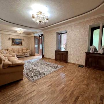 Сонячний, 2-кімнатна квартира 93 м², закритий двір, власне паркомісце