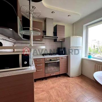 Слави бул., 16, Соборний, Дніпро, Дніпропетровська 59600.0 USD