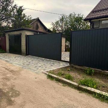 Оренда будинку у центрі, район ринку.