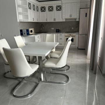 Валерія Лобановського вул., 31
