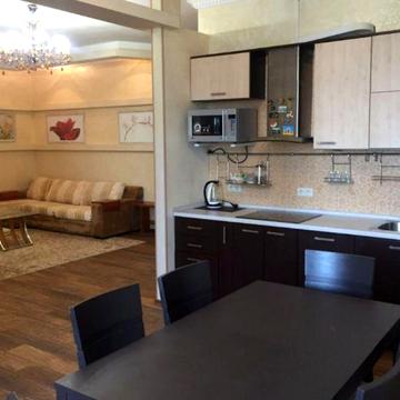 Центр Печерск 2к 85м по Коновальца Е. 32Г