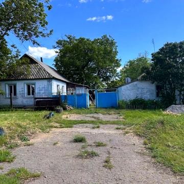 Продам будинок ,є вода і пічне опалення