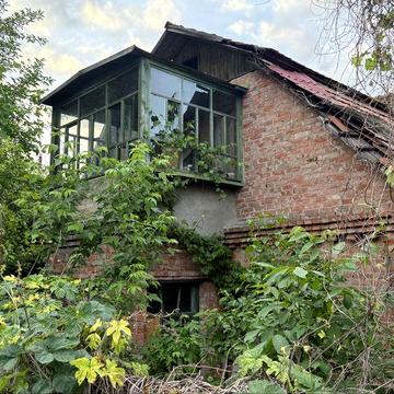 Ділянка 17 соток зі старим будинком, вул. Заремби (Радянська) біля Голосіїського парку
