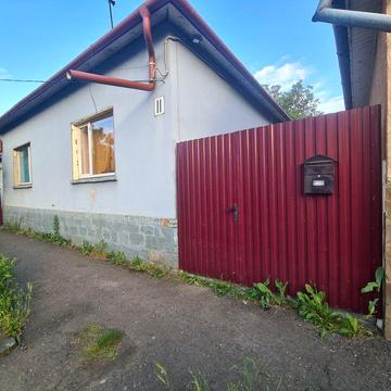 Продається компактний сімейний будинок в м.Берегове