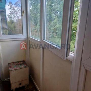 Продаж 2 к кв К-Карого,13. Середній поверх.
