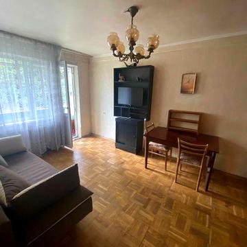 Продаж квартири вул.Чорних запорожців,7а.Дніпровський р-н.Газ!