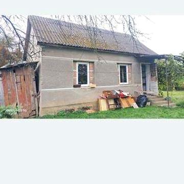 Продам 1 кім з цегли в с. Середнє