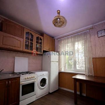 Продам 2-комнатную квартиру на ул. Макарова — с мебелью и техникой