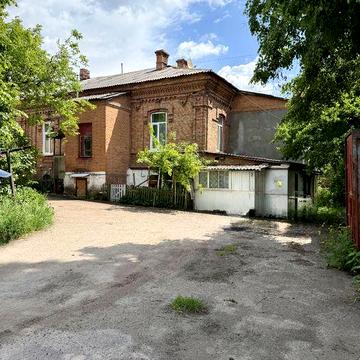 Однокімнатна квартира в одноповерховому будинку по вул. Грушевського