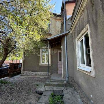 Продається 2-х кімнатна квартира
