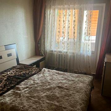 Здається 3-кімнатна квартира.Адреса: вул. Б. Хмельницького, 6.