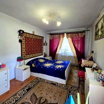 3-комнатная брежневка Павла Глазового, 33 рядом ул. Владимира Великого, бульвар Вечерний