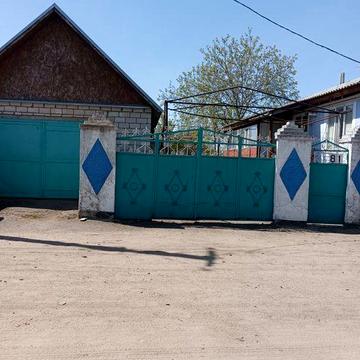 Продам будинок .