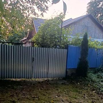 Продам будинок з умовами.