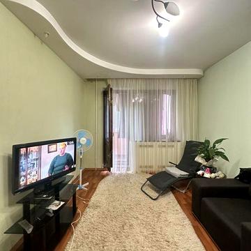 Левада кімнати окремі з кондиціонером гарний стан