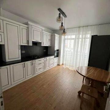 Оренда 2 км квартира поруч з озером