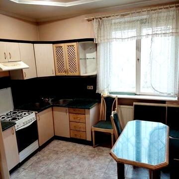 Продам самую дешёвую. 2 комн на Роганском жилмассиве