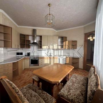 Продаж Деревлянська 8 Квартира 110 м2