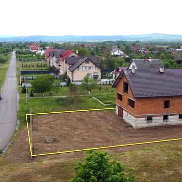 Цегляний Будинок/Незавершене будівництво неподалік міста Стрий