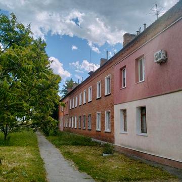 Автономне опалення, гарний дворик,є сарайчик, підвал