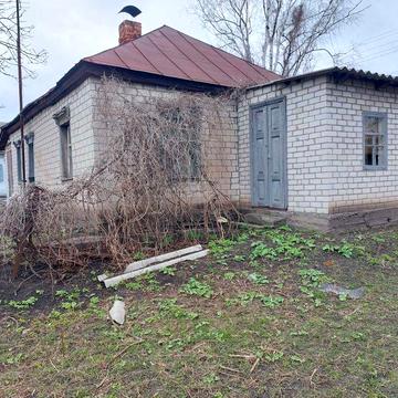 Продам 1/2 будинку в Крюкові