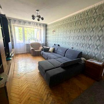 Продам квартиру  3 кімнатну