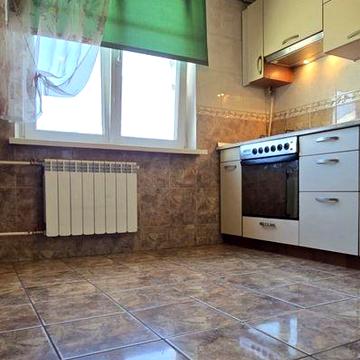 Продам 3-кімнатну квартиру Симиренка 22Б  77 м² ремонт  меблі