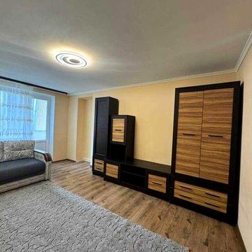 Продаж 2к квартири 80 кв. м по вул. Стуса Василя